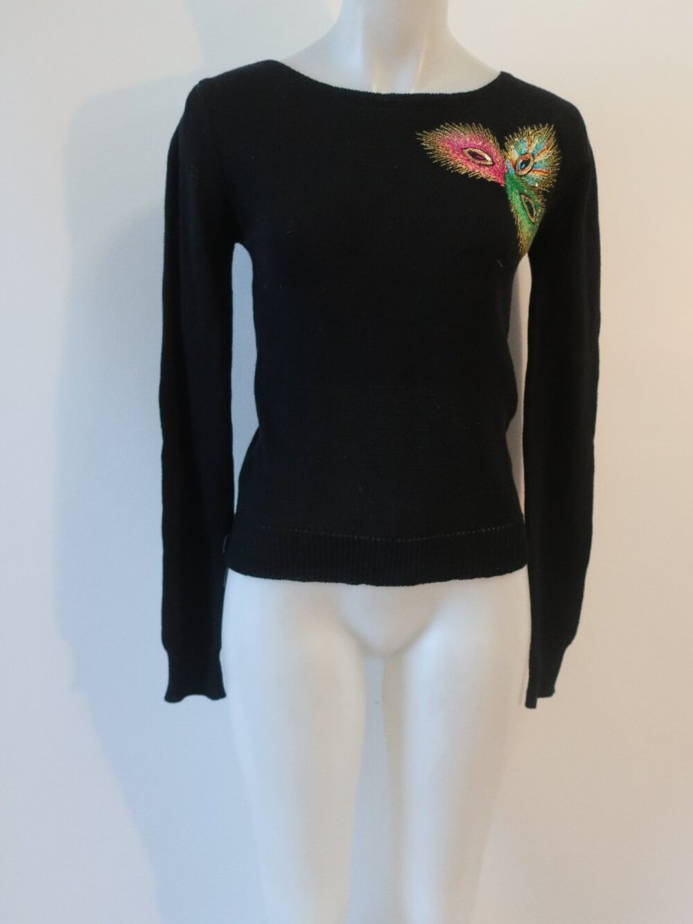 NWT Womens Moving Forward Black Feather Patch Sweater S